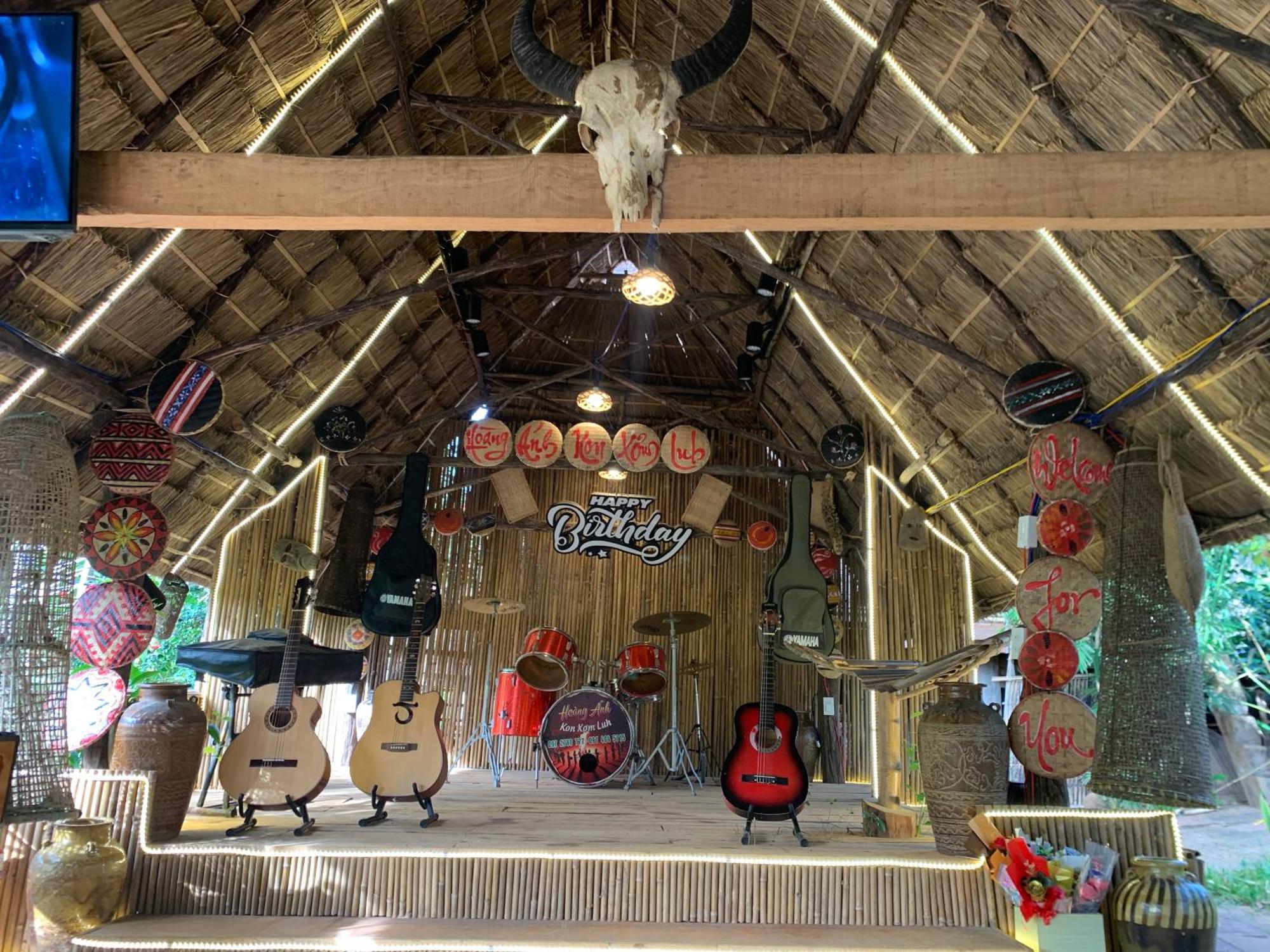 Khu Du Lich Sinh Thai, Nghi Duong Homestay Hoang Anh - Kon Xom Luh コントゥム エクステリア 写真