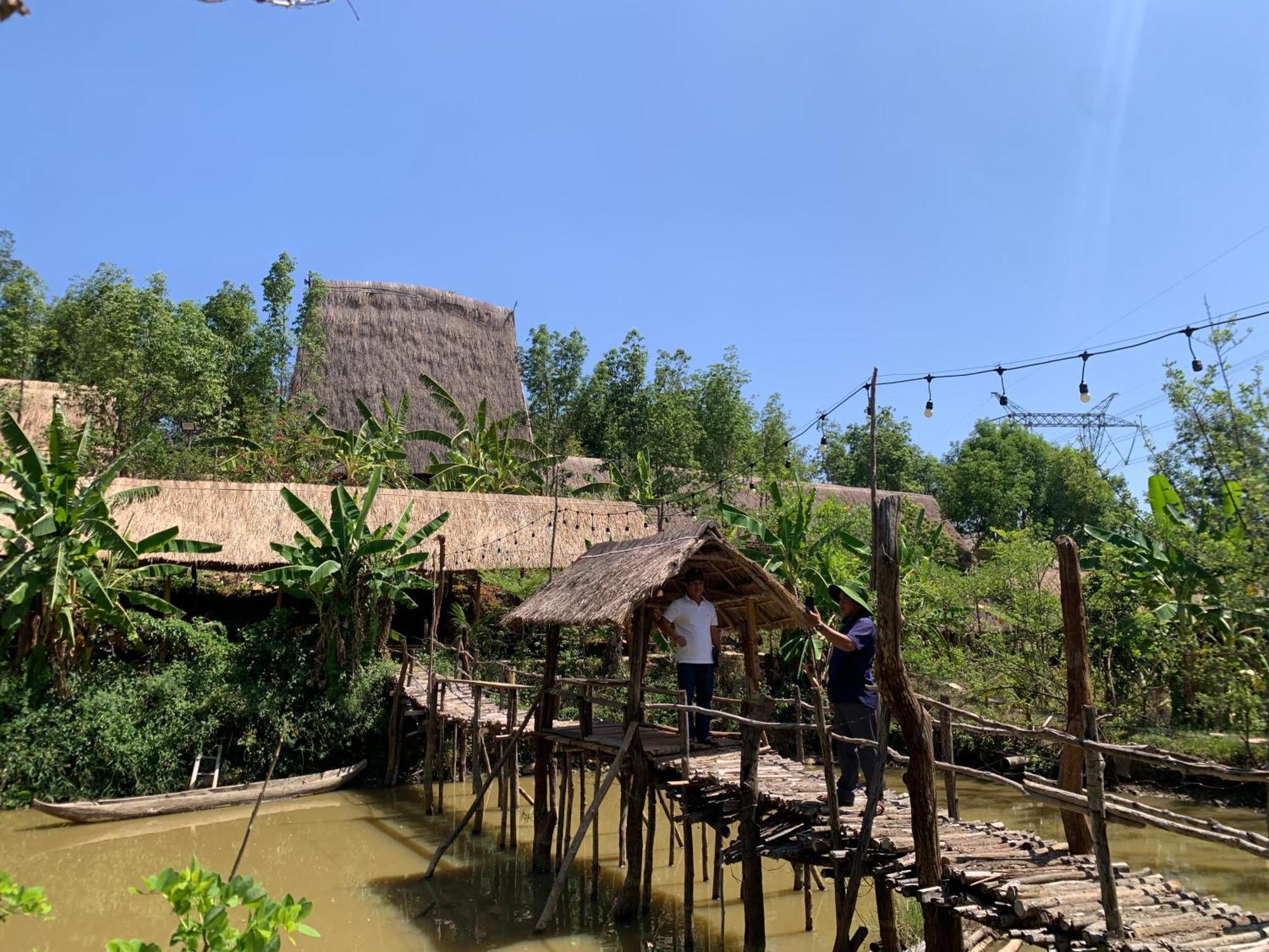 Khu Du Lich Sinh Thai, Nghi Duong Homestay Hoang Anh - Kon Xom Luh コントゥム エクステリア 写真