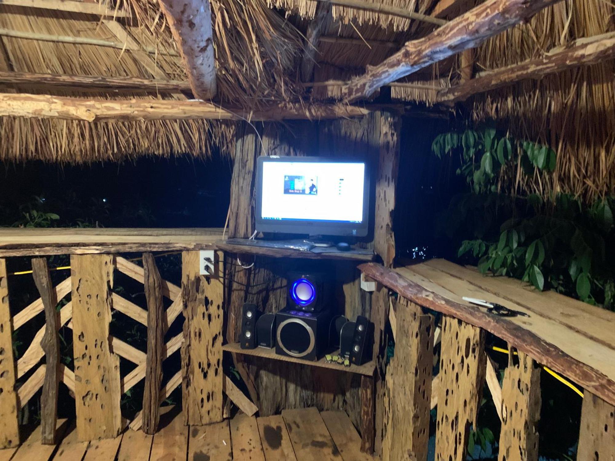Khu Du Lich Sinh Thai, Nghi Duong Homestay Hoang Anh - Kon Xom Luh コントゥム エクステリア 写真