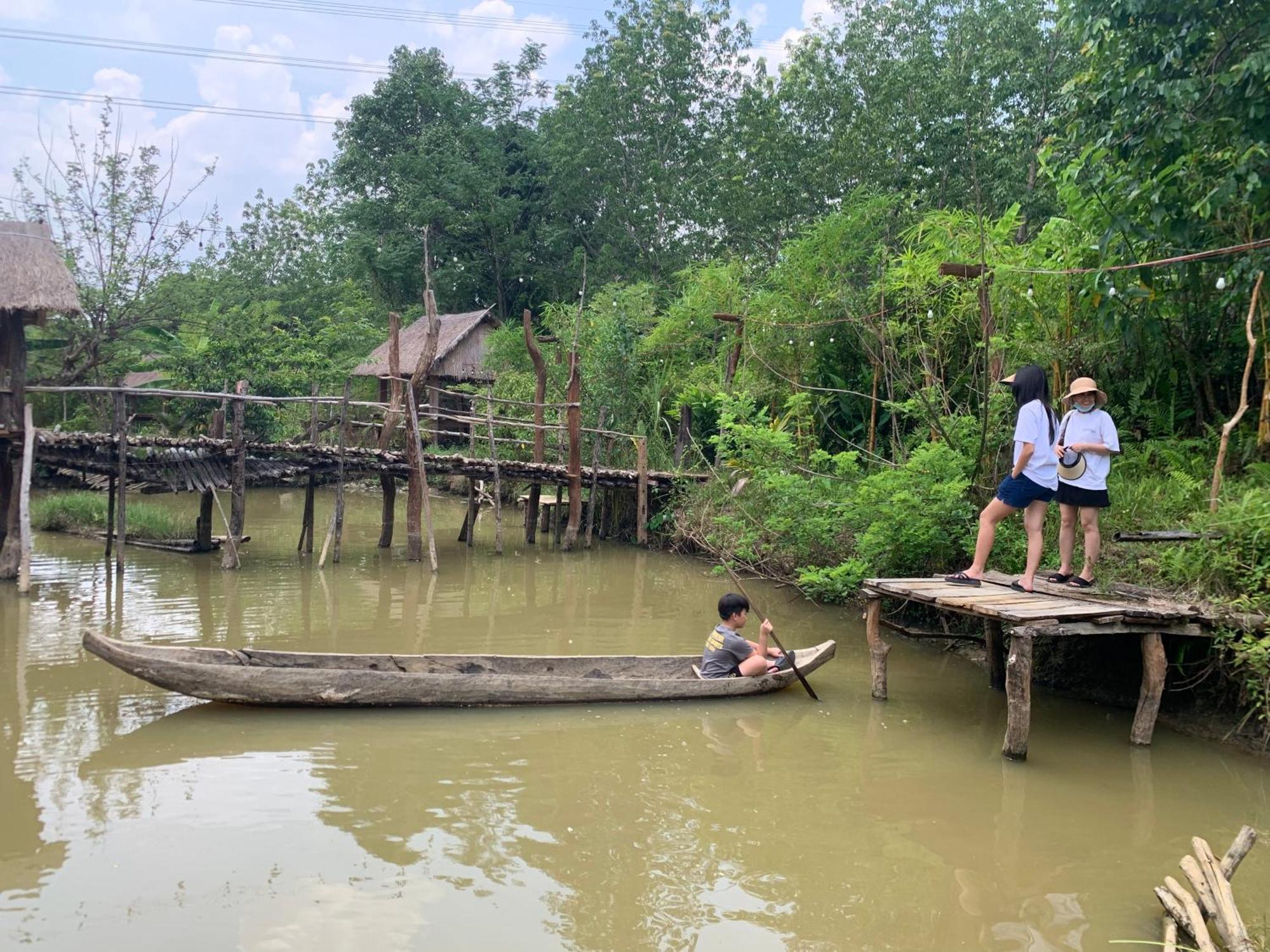 Khu Du Lich Sinh Thai, Nghi Duong Homestay Hoang Anh - Kon Xom Luh コントゥム エクステリア 写真