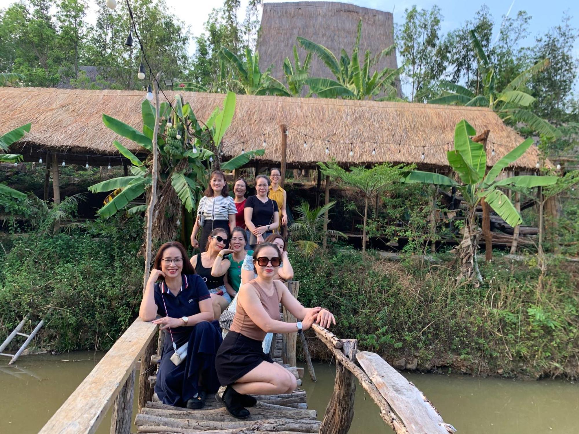Khu Du Lich Sinh Thai, Nghi Duong Homestay Hoang Anh - Kon Xom Luh コントゥム エクステリア 写真