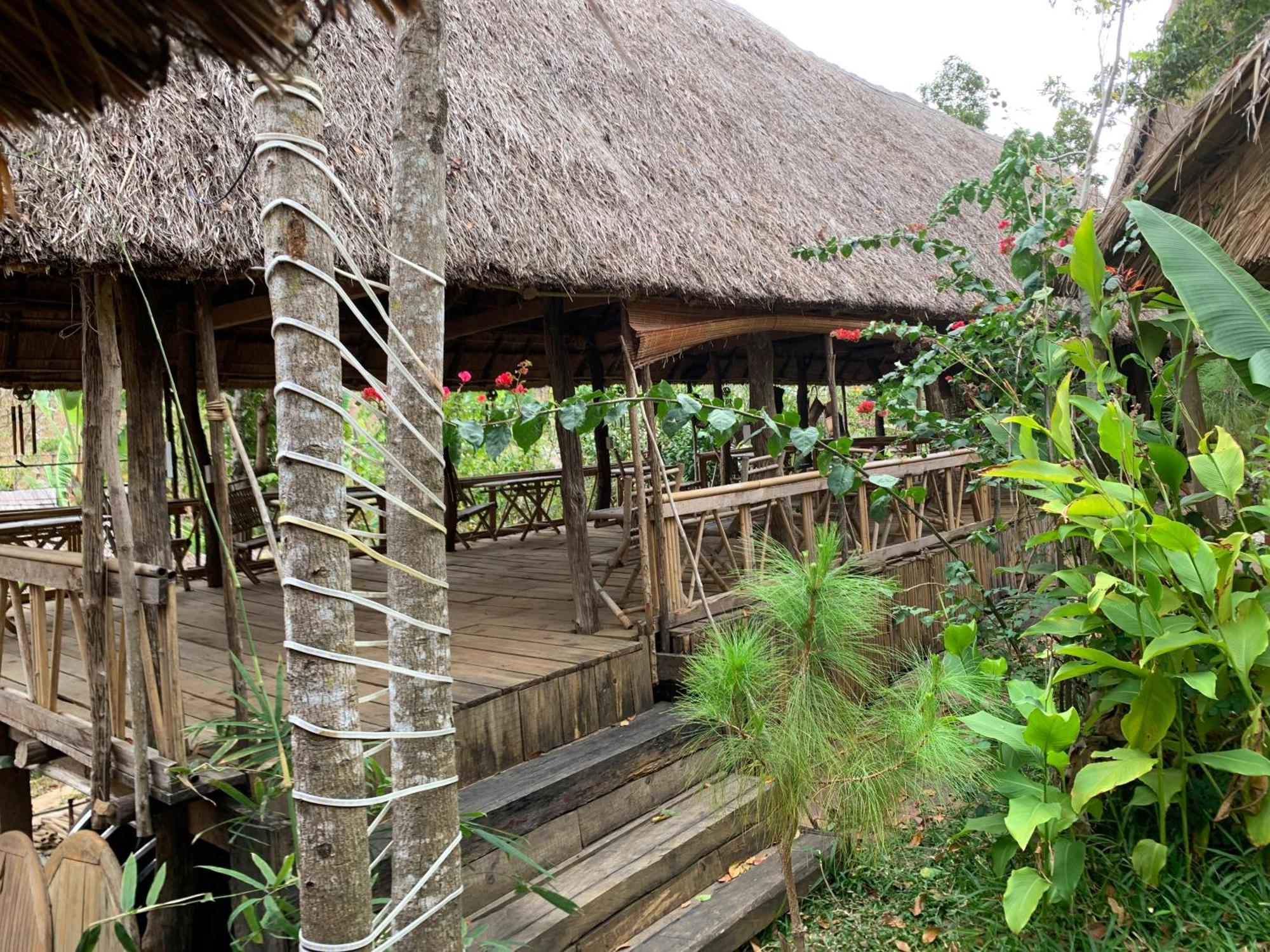 Khu Du Lich Sinh Thai, Nghi Duong Homestay Hoang Anh - Kon Xom Luh コントゥム エクステリア 写真